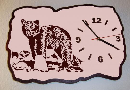 U 007 Designwanduhr junger Bär