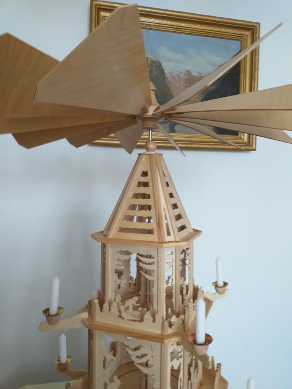 P 02 erzgeb. Pyramide Waldleute