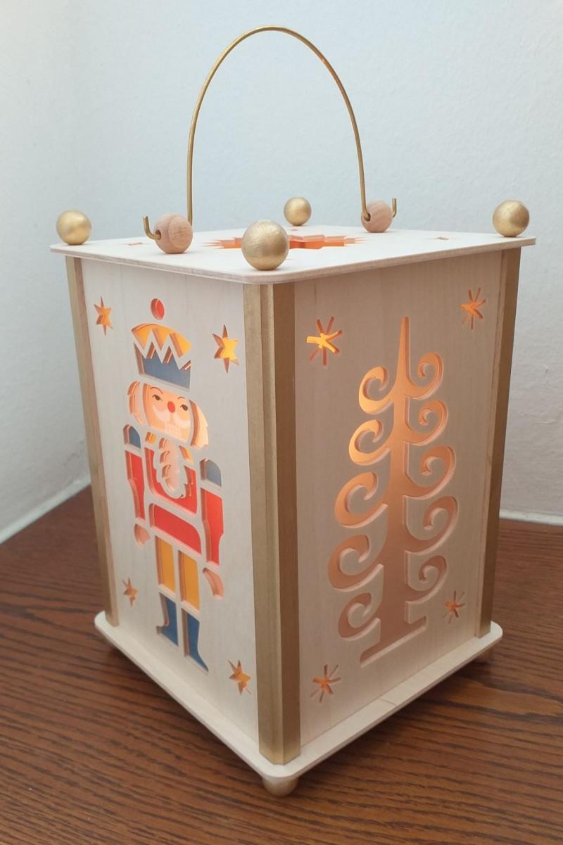 Weihnachtslaterne-Nussknacker